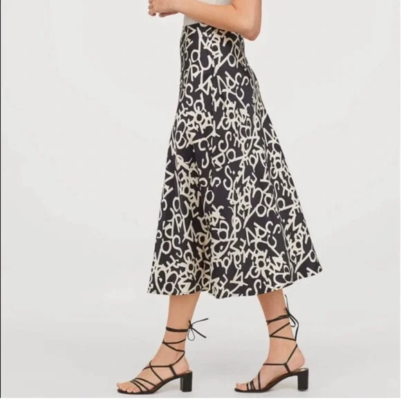 H&M, US 10, Calf-length Satin Skirt - Picture 4 of 7